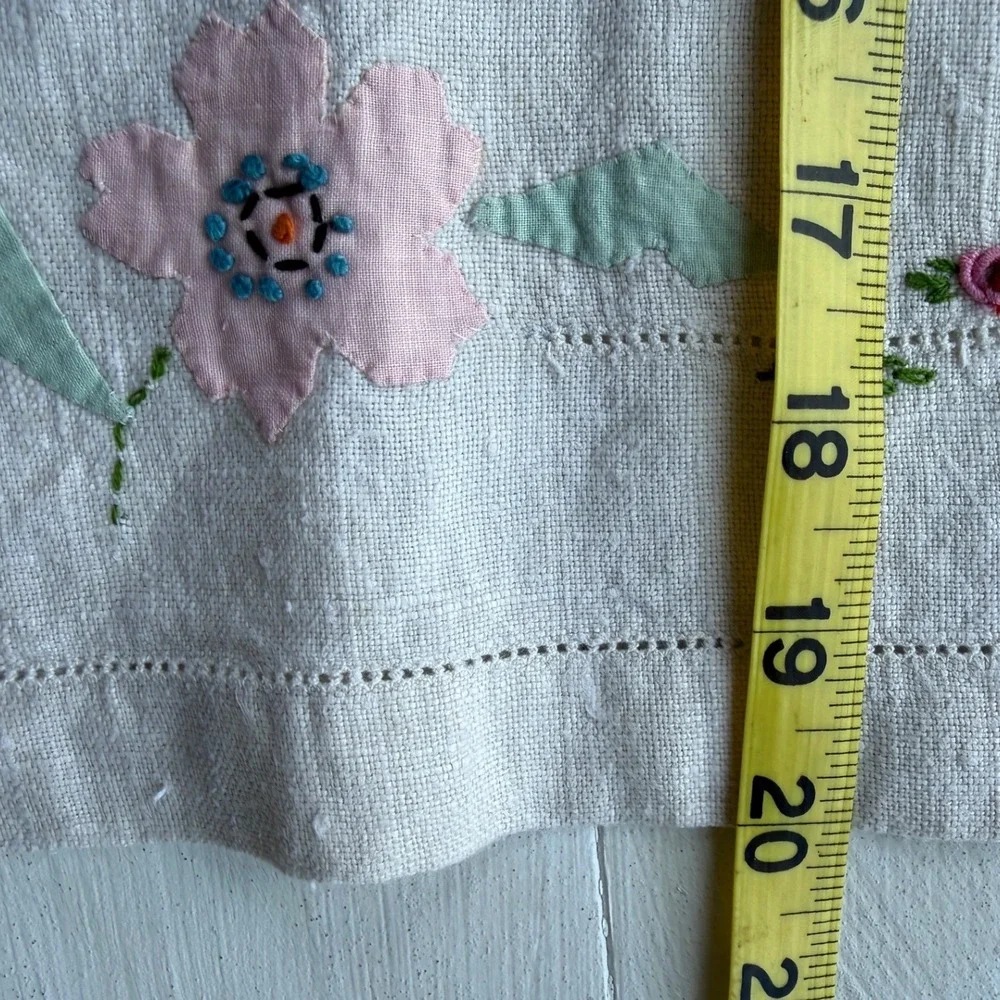 Vintage Hand Embroidered Floral Linen Table Runner Dresser Scarf Set White Tan